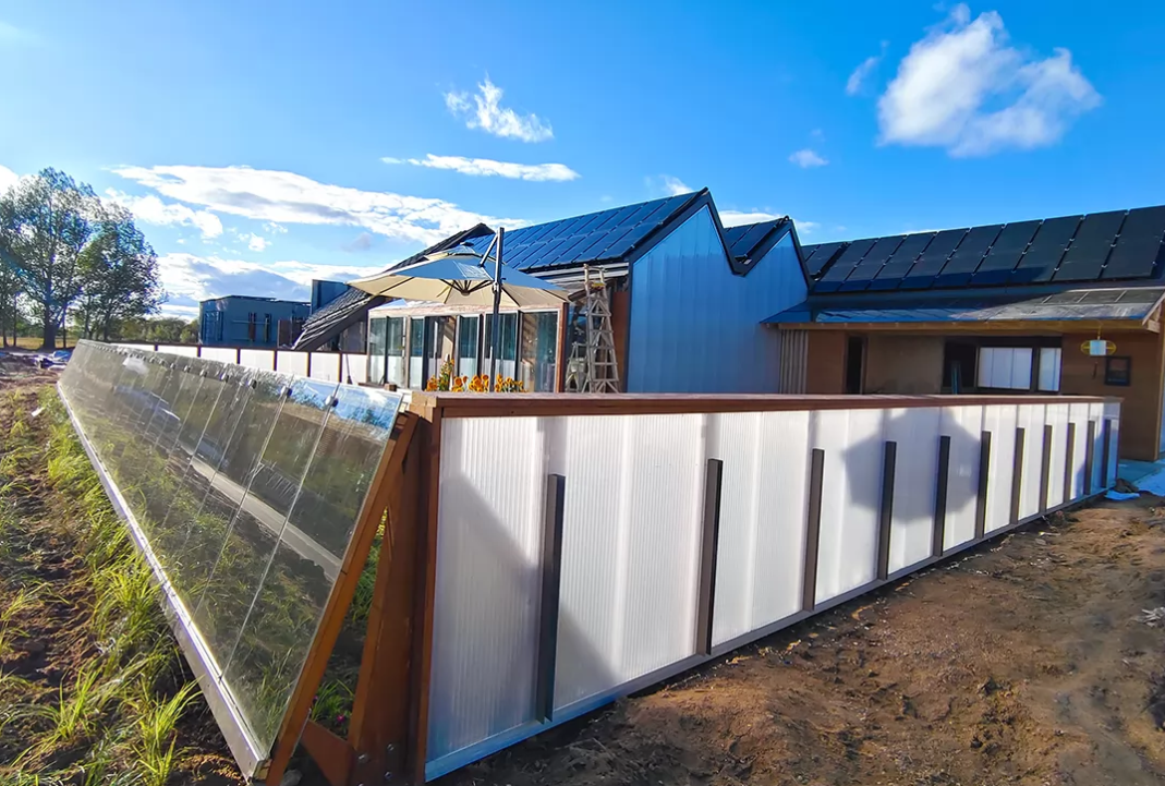 How does the BIPV system work?