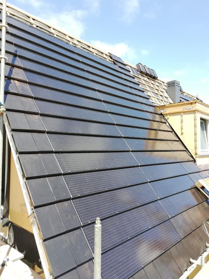 modern solar panel roof tiles.2