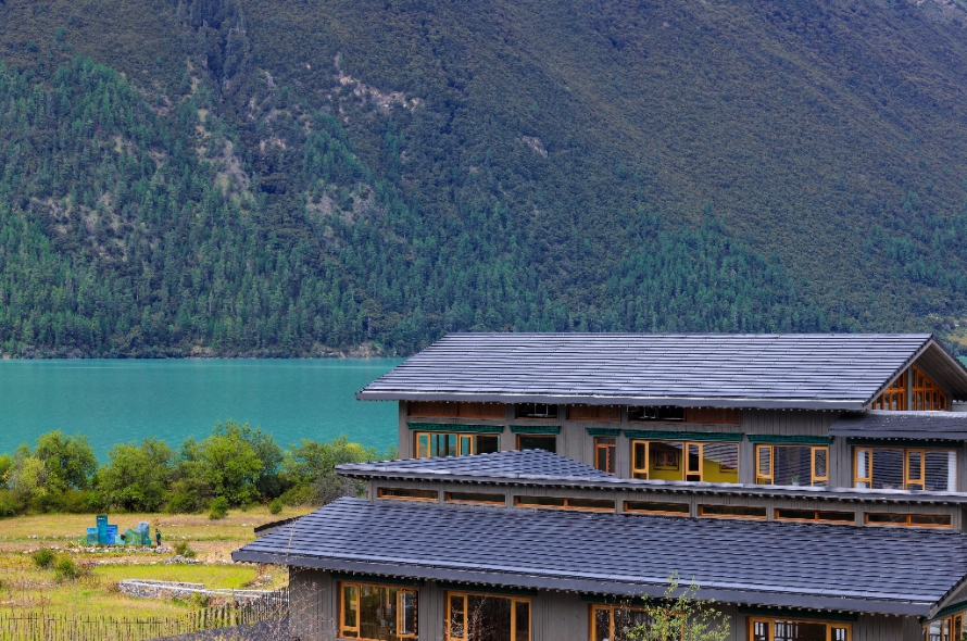 Installing Solar Roofing Shingles