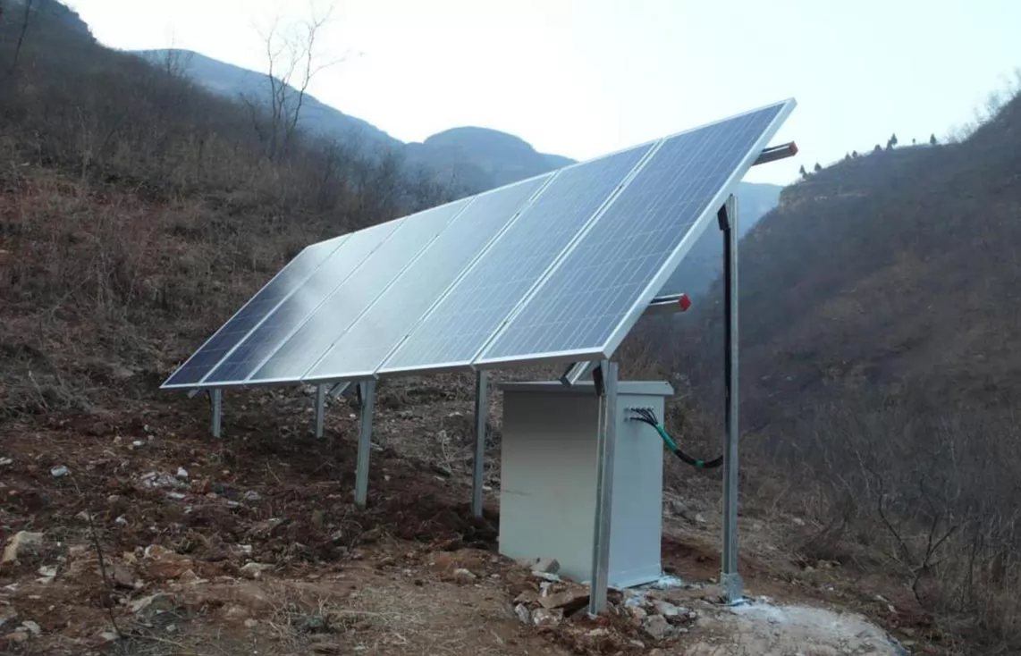 Off-grid monitoring system