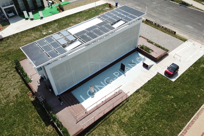 A Complete Guide to Solar Roof Tile Installation