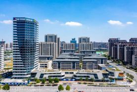 Solar Facades vs. Rooftop Solar: Which Offers Better Value for Commercial Buildings?